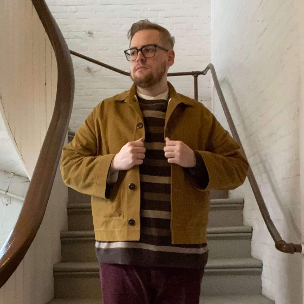 Stylish Way of How to Layer Outfits Without Looking Bulky